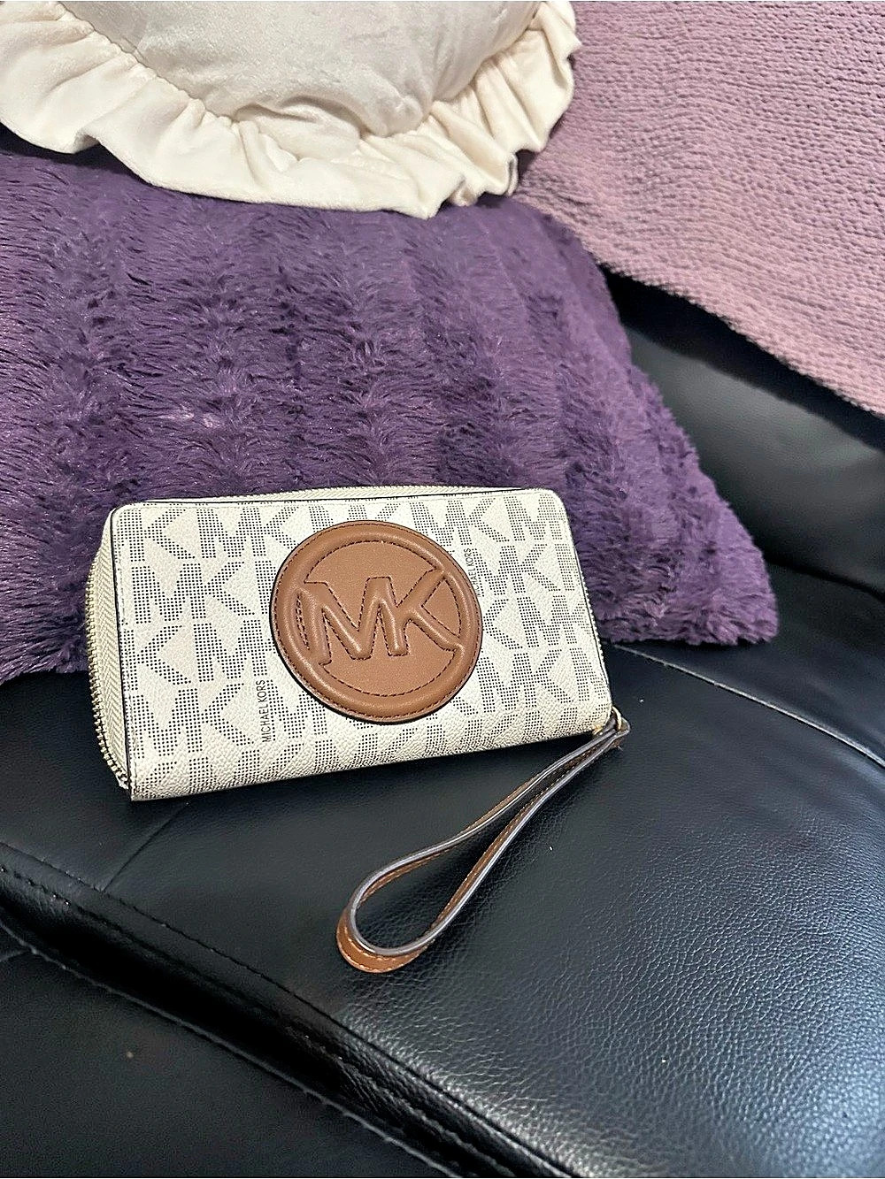 Michael Kors Jet Set Travel Large Flat Multifunction Phone Case Wallet